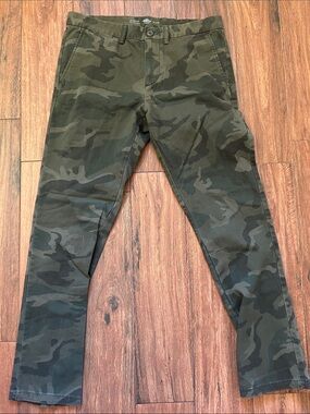 Old Navy Camo Slim Chino Pants - Olive Green